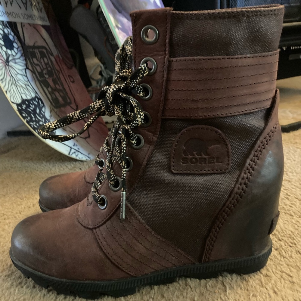 Sorel Wedges Size 9